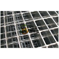 廠家直銷齒形防滑板平臺抗壓不銹鋼耐腐蝕鋼格板