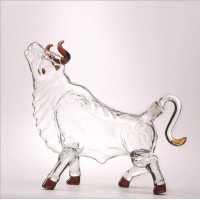 公牛造型玻璃酒瓶創(chuàng)意玻璃牛造型白酒瓶泰山牛泡酒器人參酒瓶