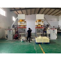 Y內(nèi)蒙一出二正方形全自動(dòng)舔鹽磚壓塊機(jī)（可定制其他形狀）