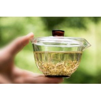 若想順心度過這個炎夏，敬請品飲冰鎮來鳳藤茶哦