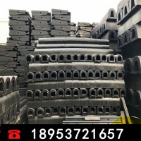 廠家供應(yīng)嵌絲橡膠道口板 ,橡膠板,鐵道道口板價格低