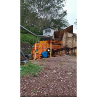 二手時產300噸半移動免基礎石子生產線石料破碎機制砂機處理