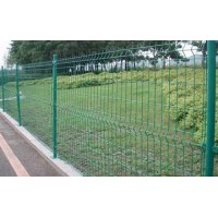 加工定制綠色圍欄橋梁建筑工地鍍鋅電焊網(wǎng)片雙邊絲護(hù)欄網(wǎng)